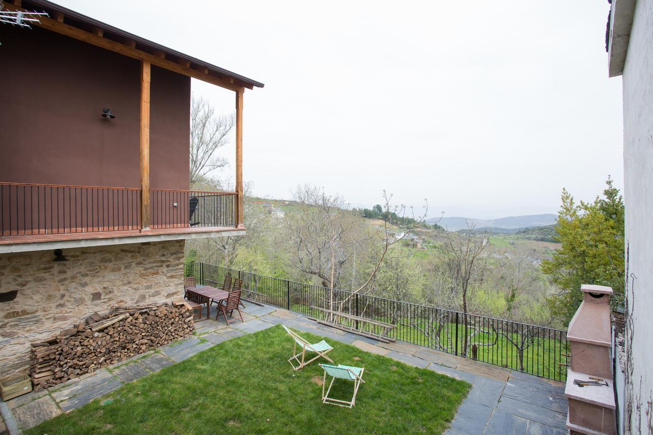 Os Feleitos Guest House Orellán Eksteriør bilde